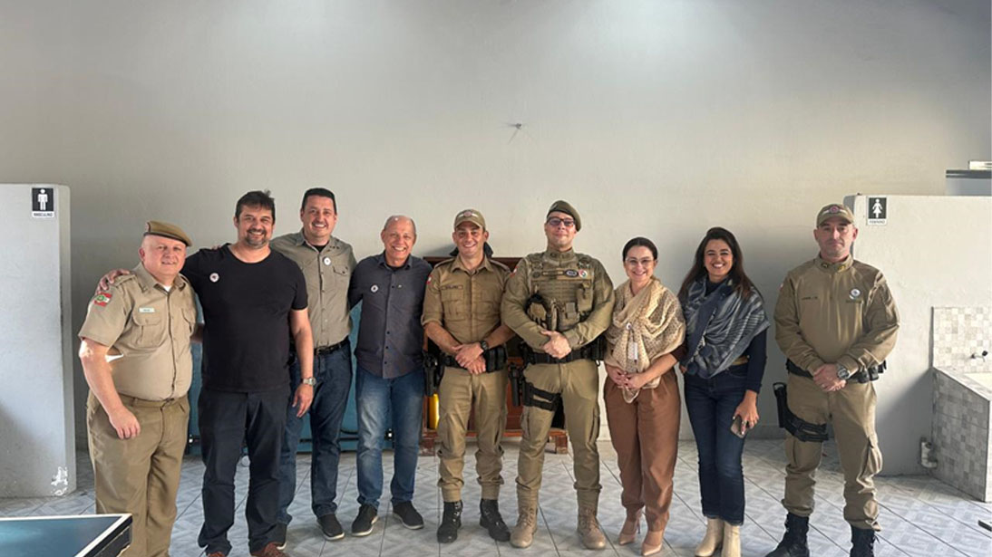 Presidente da ACIBr visita Colégio Militar em Blumenau